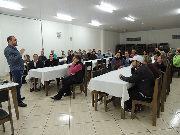 Sulcredi realiza apresentação para novos cooperados de Faxinal dos Guedes