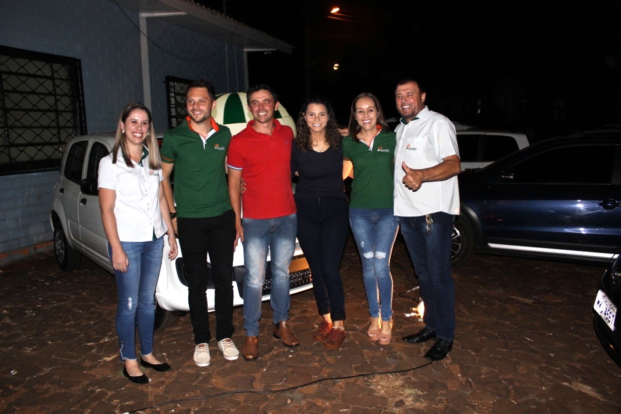 Sulcredi entrega os dois primeiros carros da campanha Cooperar é Show 2019