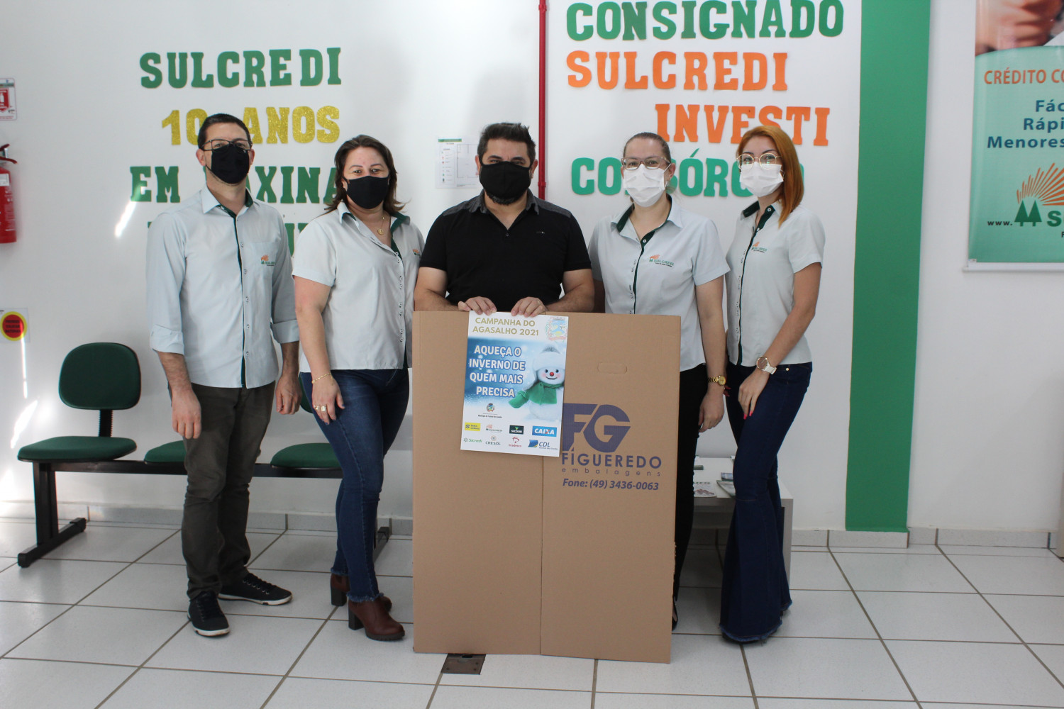 Sulcredi participa da Campanha do Agasalho em Faxinal dos Guedes