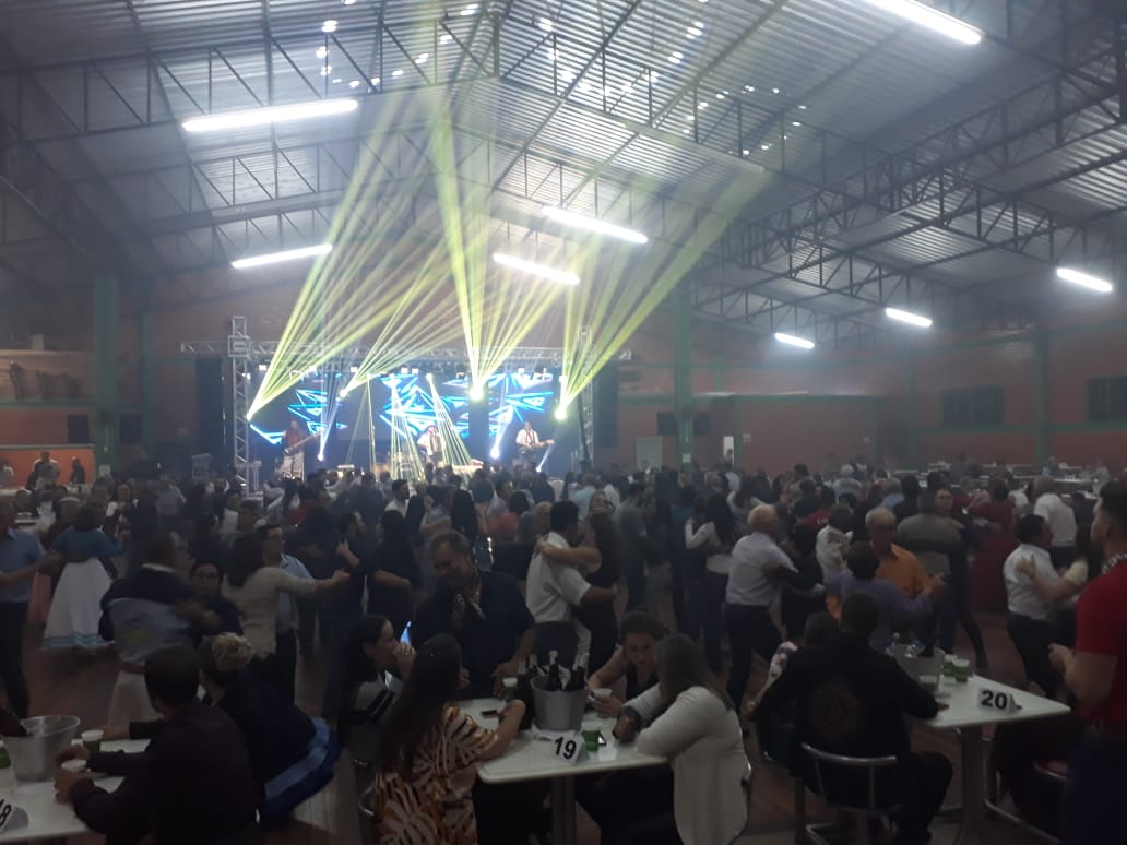 Sulcredi realiza baile em comemoração à abertura das portas da Cooperativa