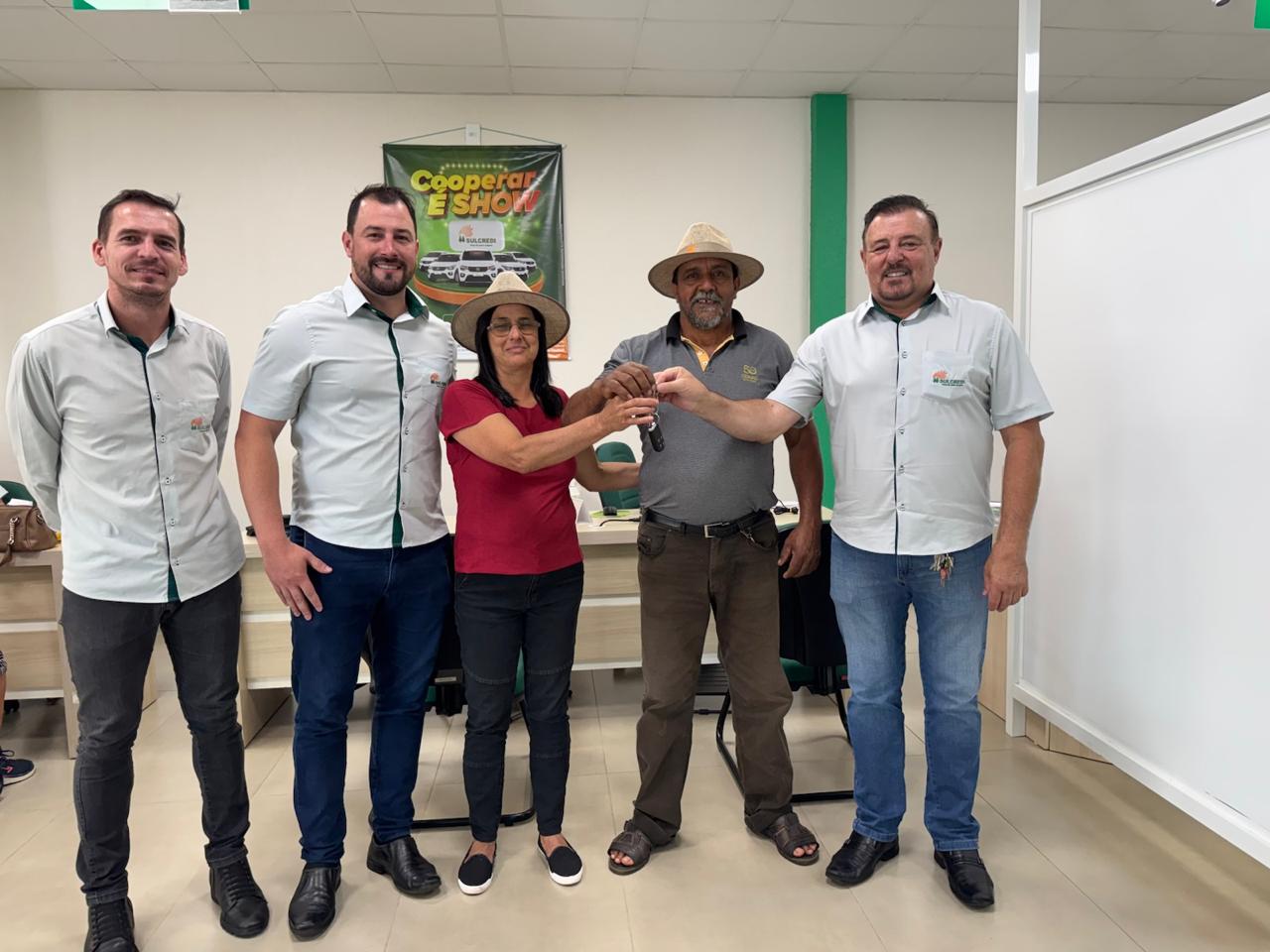 Cooperado Sulcredi é contemplado com um automóvel 0 km