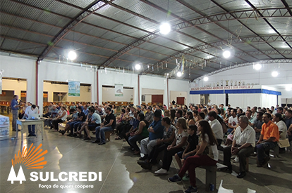Cooperados de Xaxim participam de debate na Assembleia Extraordinária